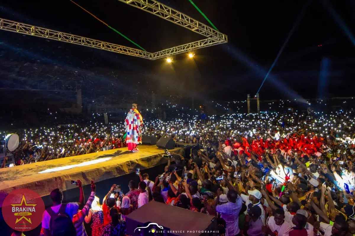 Floby enflamme le Stade Municipal lors de son Giga Concert Live