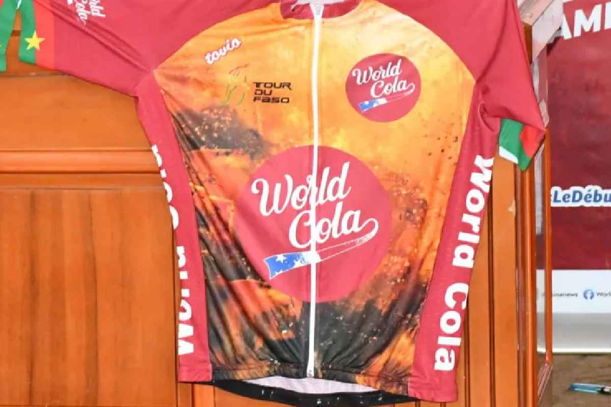 Le maillot des sprints intermédiaires de la 35 ème Tour du Faso aux couleurs de World Cola